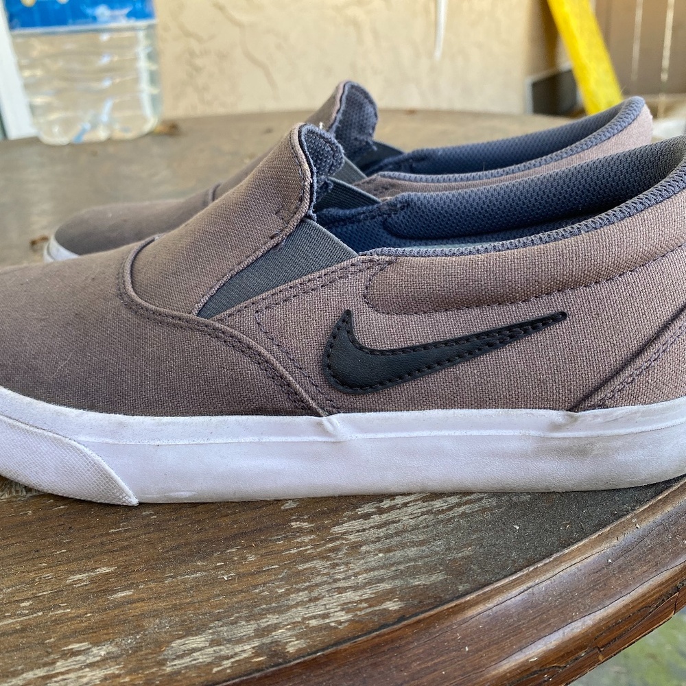 Nike SB charge slip ons